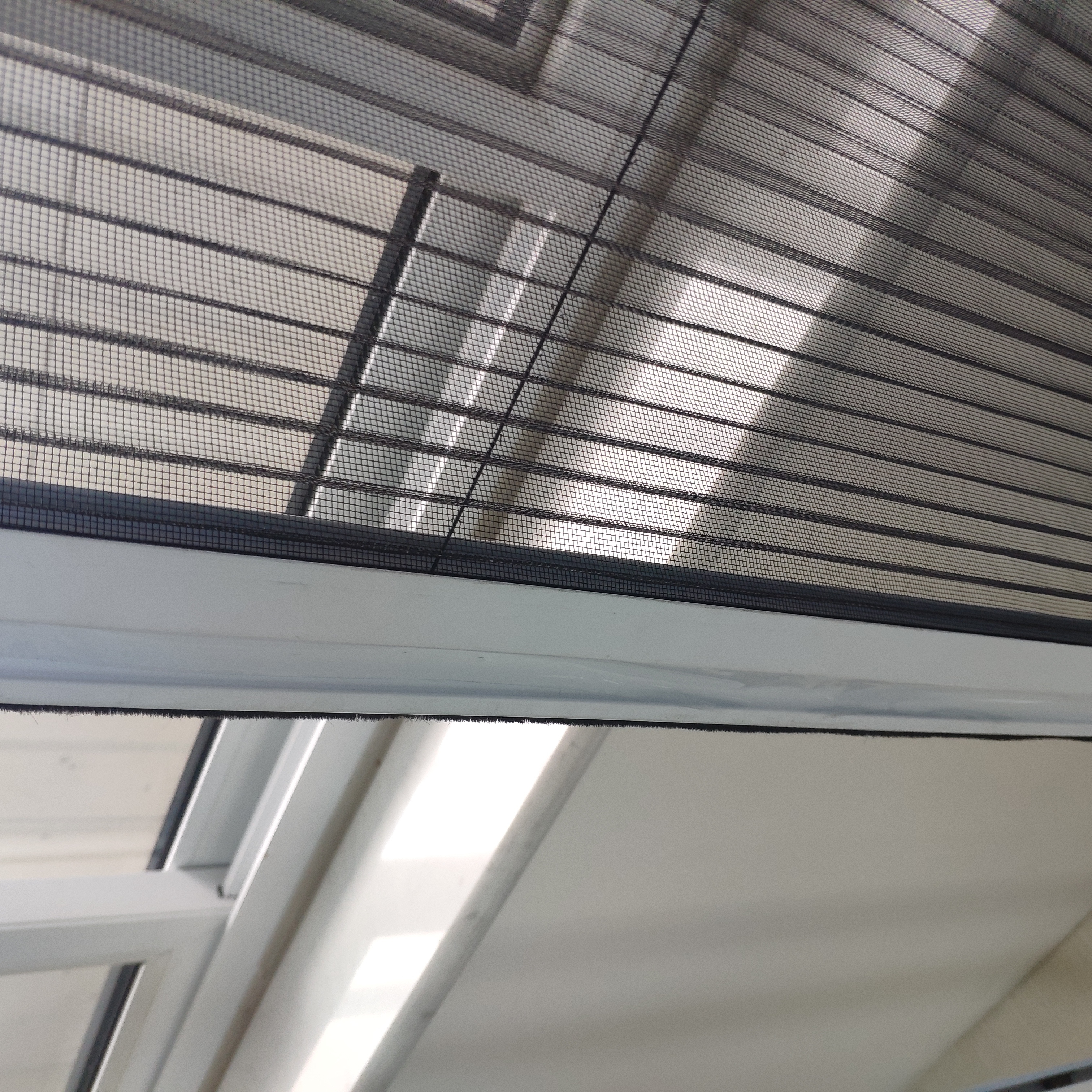 Low Bottom Rail Pleated Screen Door (9)